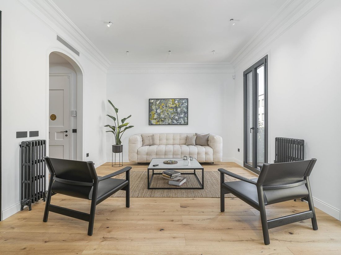 Apartment in Eixample, Barcelona, Spain 4 - 18025984