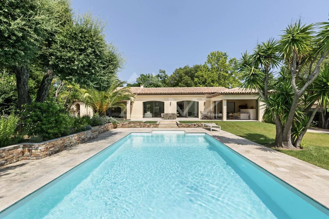 Villa in Grimaud, Provence-Alpes-Côte d'Azur, France 4 - 16485643