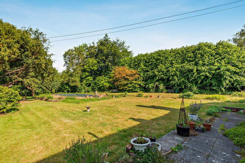 House in Shere, England 3 - 18361943