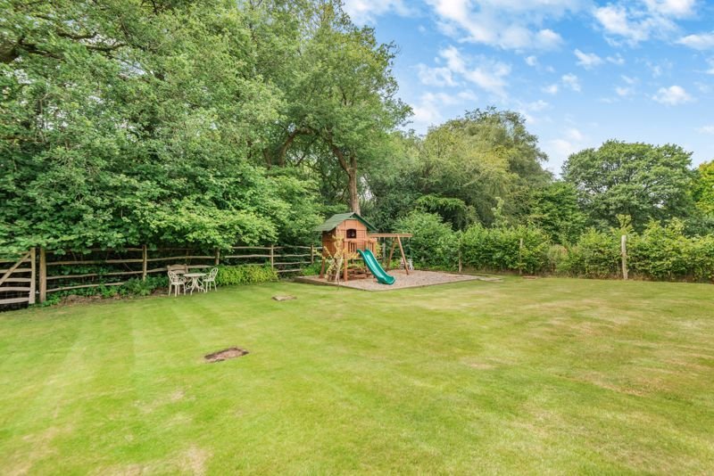 House in Abinger Common, Abinger Hammer, England 5 - 18362095