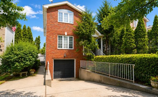 House in New York, New York, United States 1