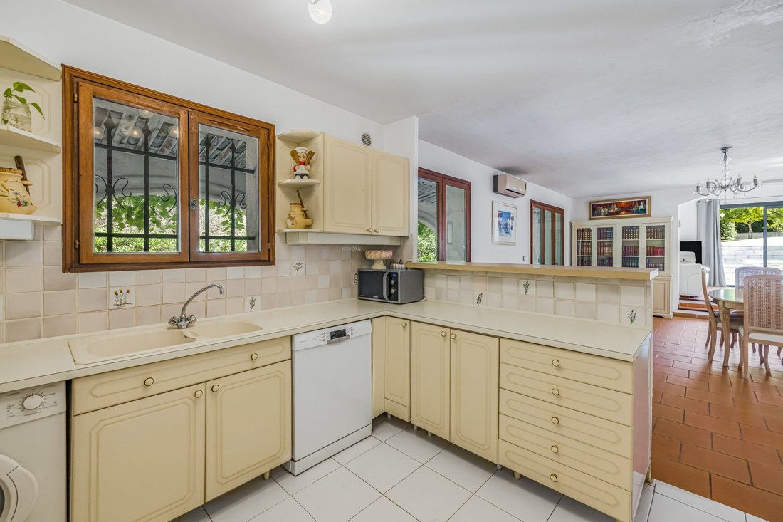 House in Le Cottage, Mandelieu-la-Napoule, France 3 - 18255539