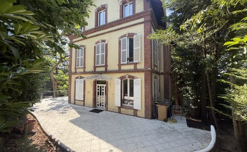 Villa in Centre Montmorency, Montmorency, France 1