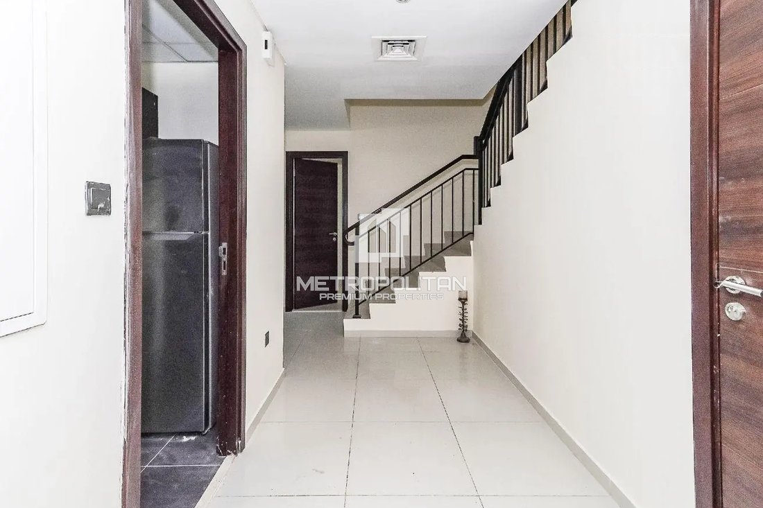Townhouse in Damac Hills 2, Dubai, United Arab Emirates 4 - 18093883