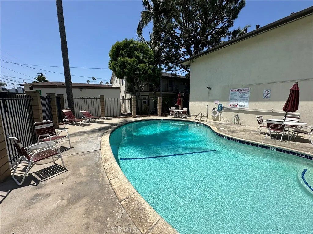 Lynwood, California, United States 5 - 18366262