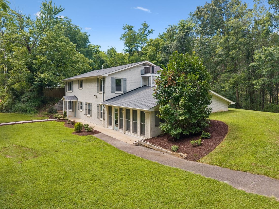 House in Hohenwald, Tennessee, United States 3 - 18365856