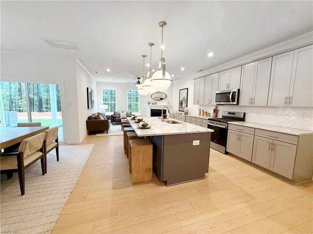 Maison à Newport News, Virginie, États-Unis 3 - 18362647