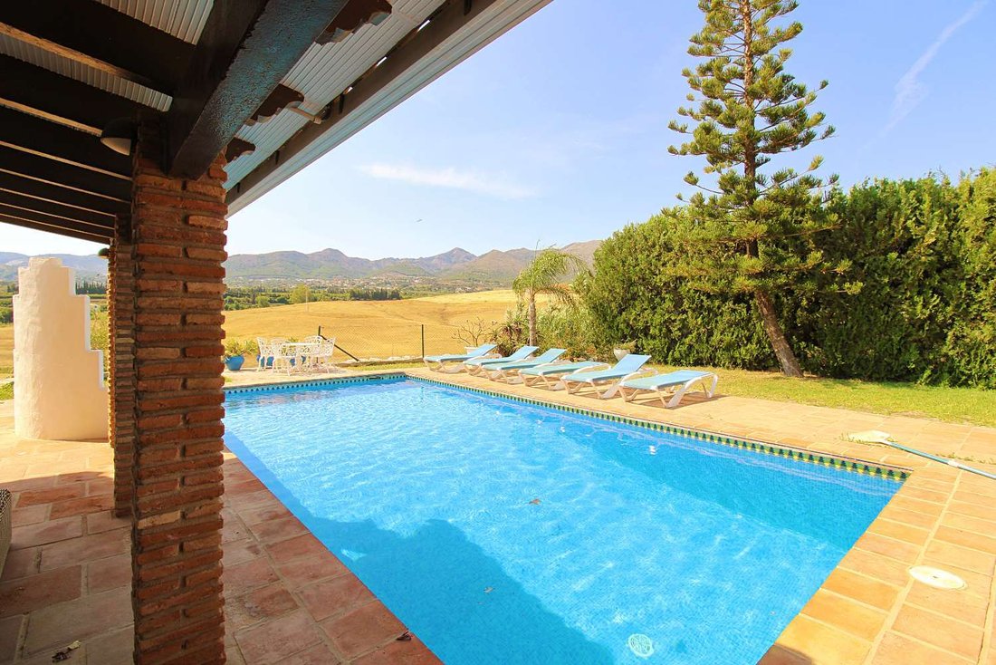 Finca in Alhaurin de la Torre, Andalusia, Spain 2 - 18367118
