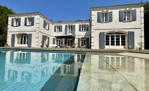 Villa in Saint-Yrieix-sur-Charente, Nouvelle-Aquitaine, France 1