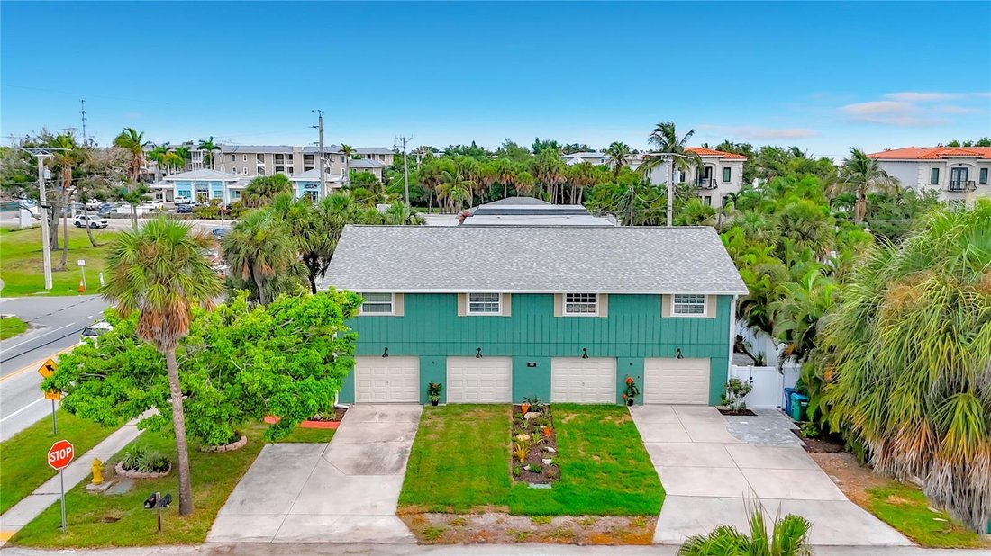 Casa a Holmes Beach, Florida, Stati Uniti 1 - 18362053