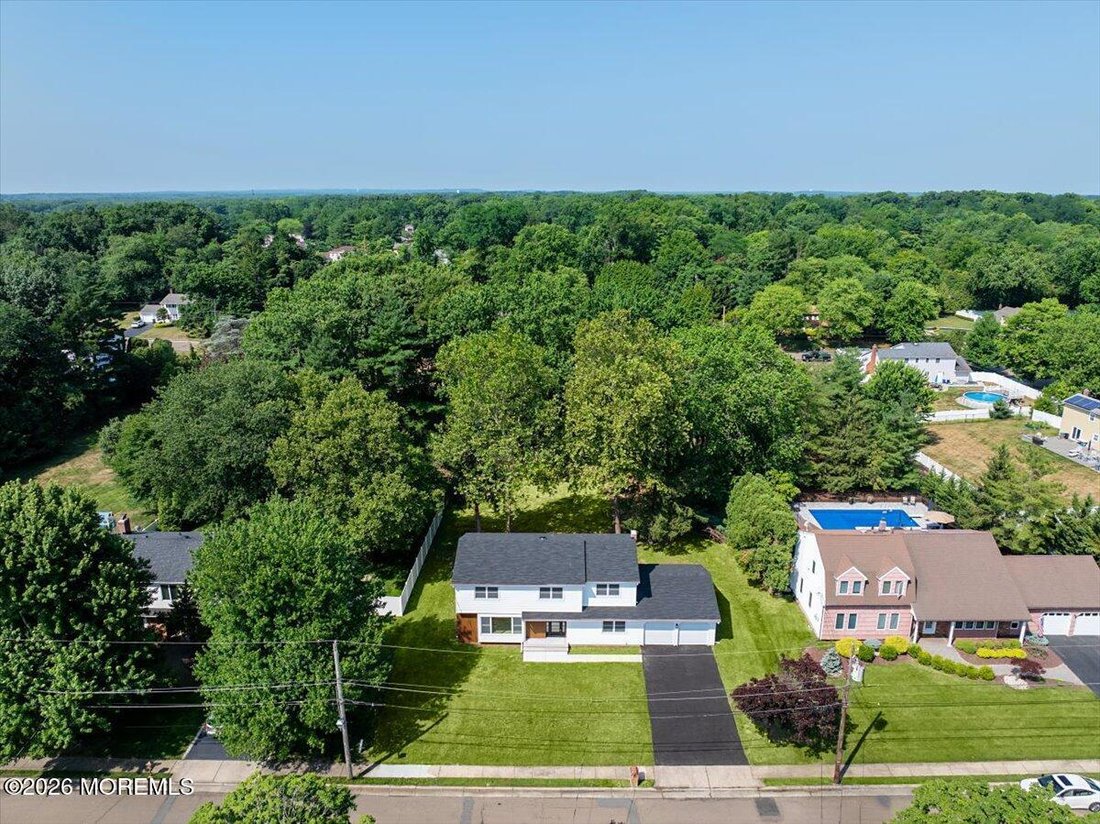 House in Marlboro Township, New Jersey, United States 5 - 18362494