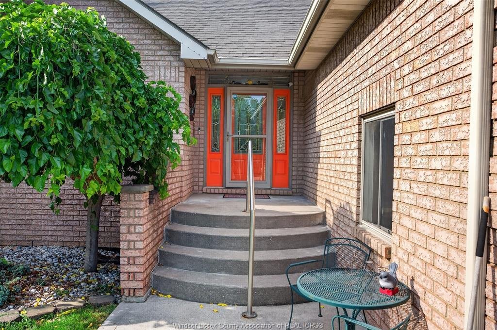 House in Windsor, Ontario, Canada 5 - 18362489