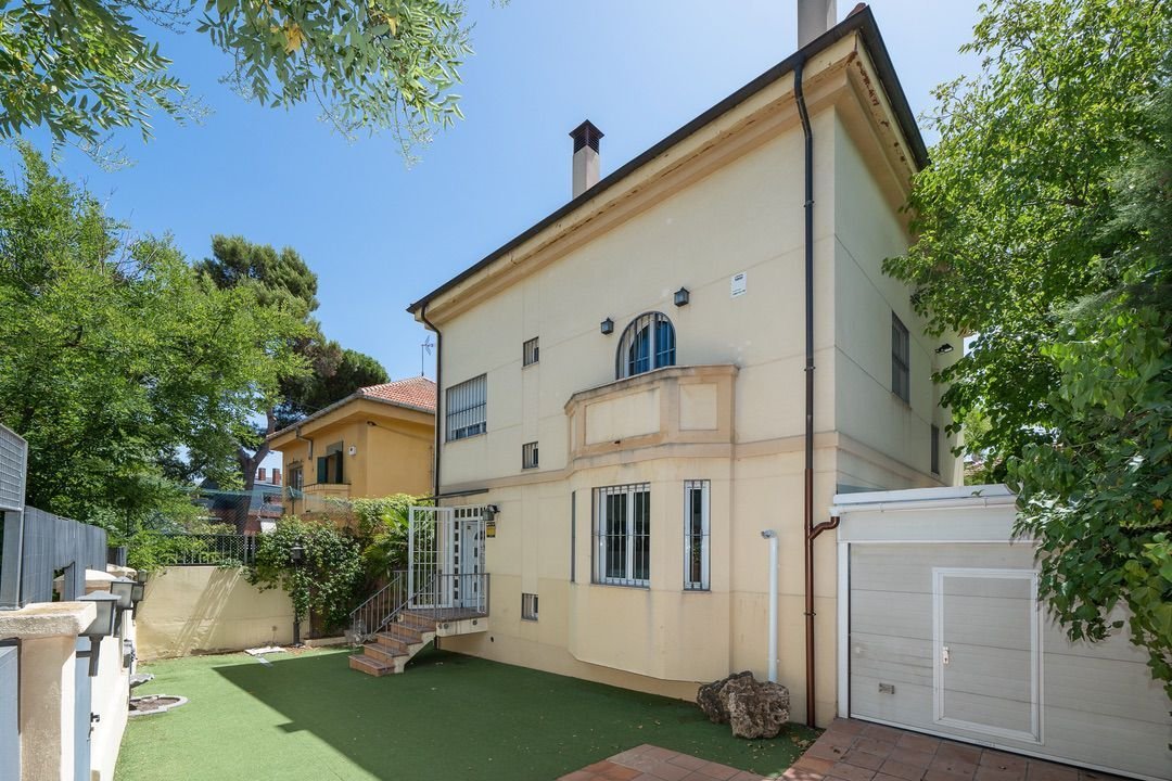Chalet in Chamartín, Madrid, Spain 1 - 18363021