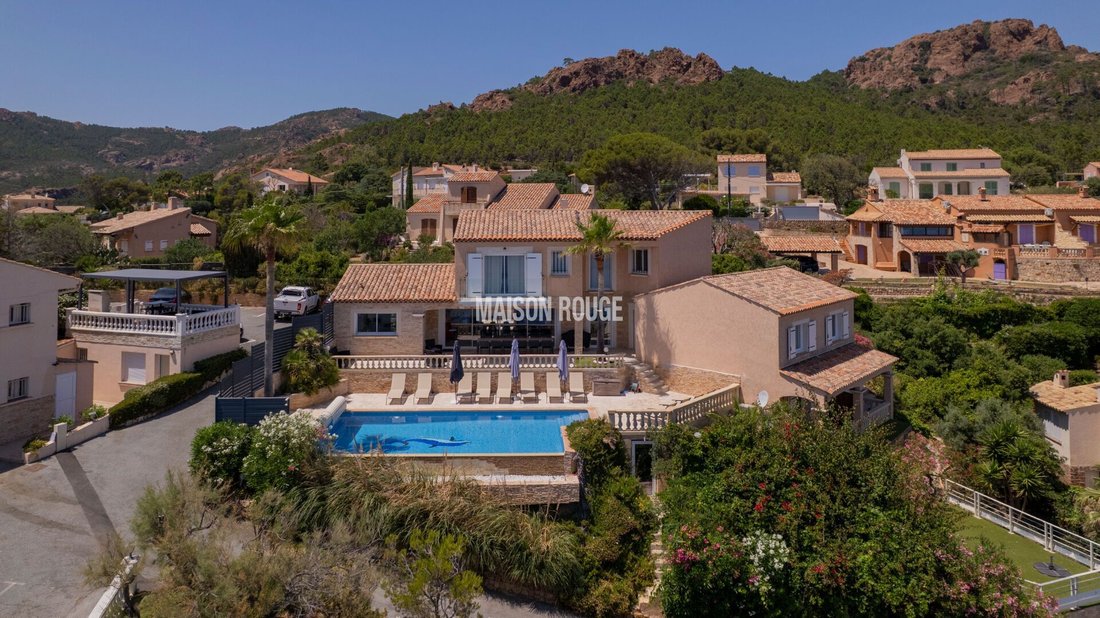 House in Le Dramont-Agay-Anthéor-Le Trayas, Saint-Raphaël, France 3 - 18362846