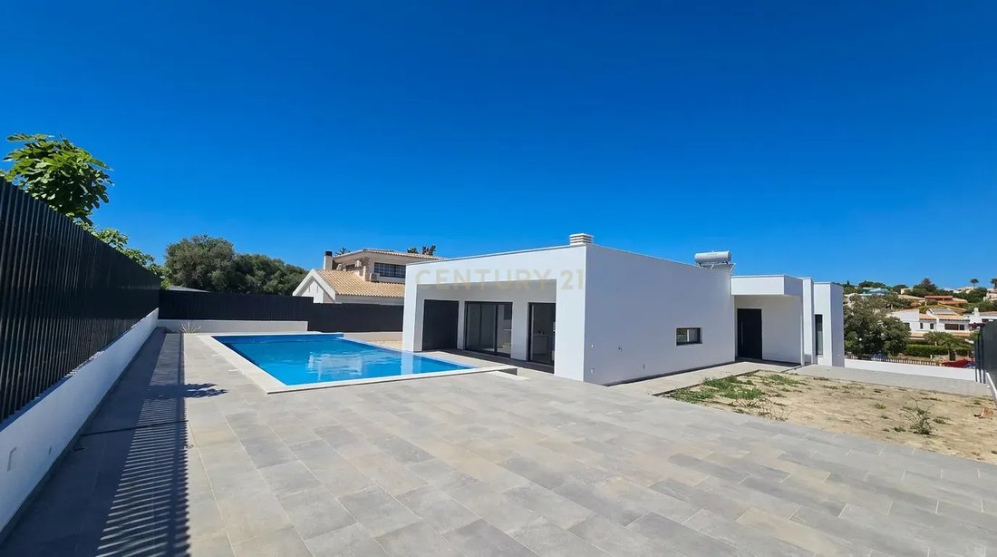 Villa in Mexilhoeira Grande, Algarve, Portugal 2 - 17023227