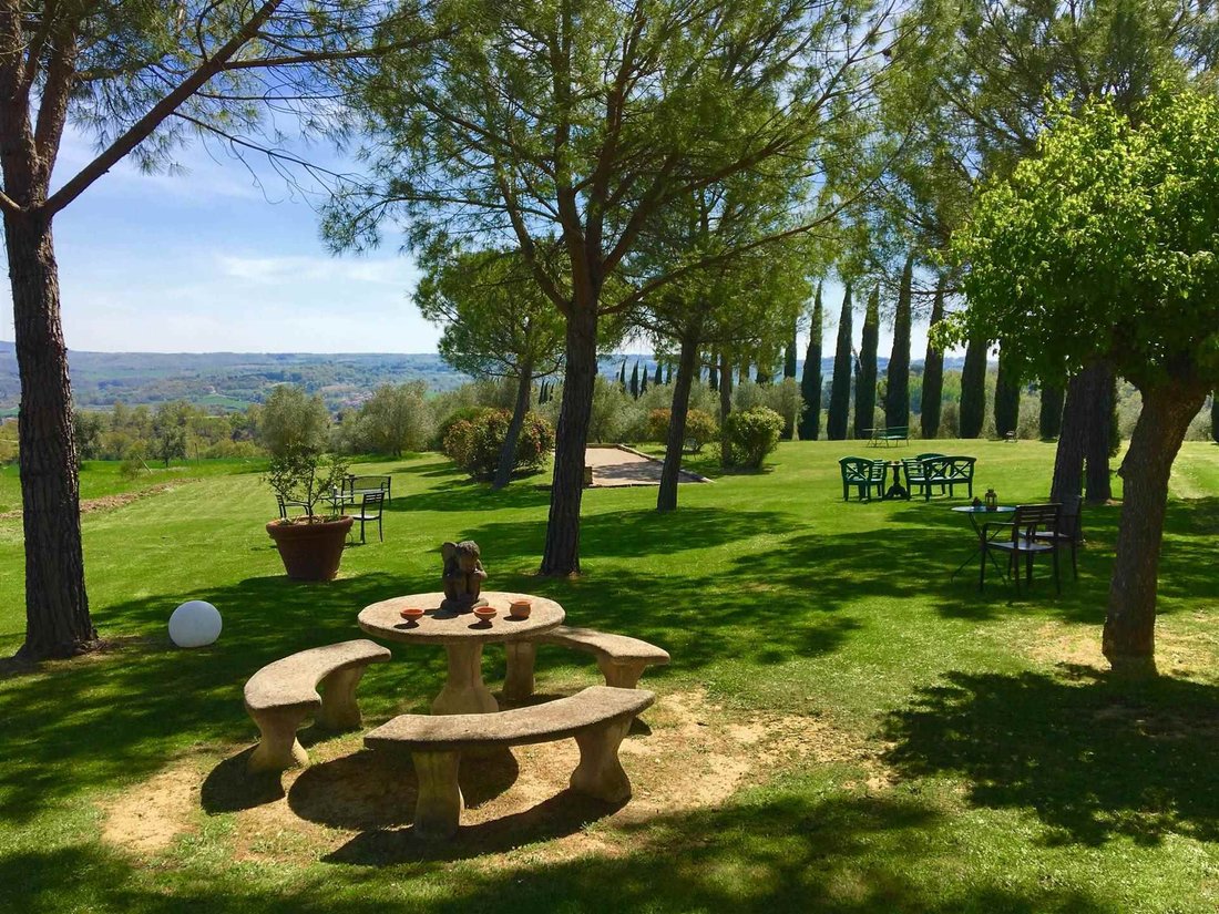 Farm Ranch in Castiglione del Lago, Umbria, Italy 1 - 18366924