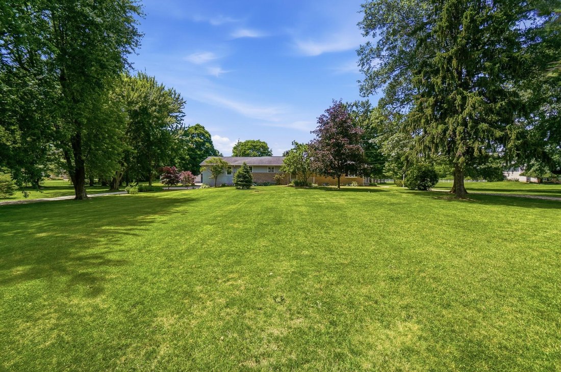 House in Lewis Center, Ohio, United States 4 - 18362528