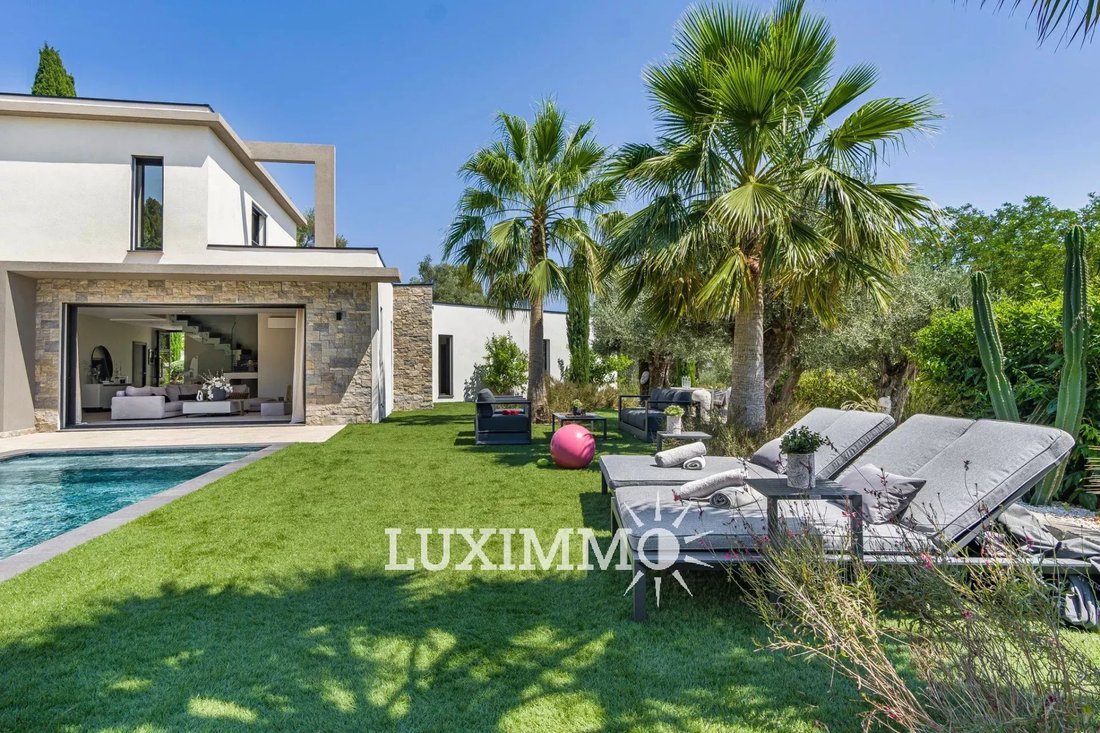 Villa in Opio, Provence-Alpes-Côte d'Azur, France 2 - 18363870