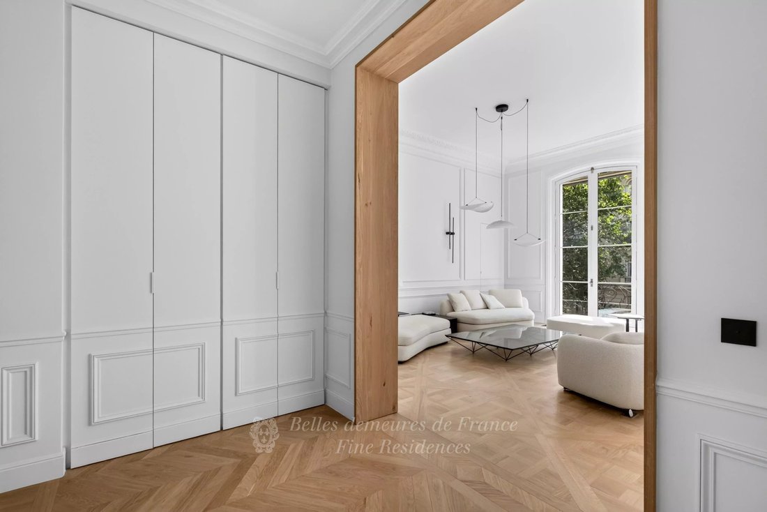 Apartment in Saint Thomas d'Aquin, Paris 7e Arrondissement, Paris 4 - 18364034