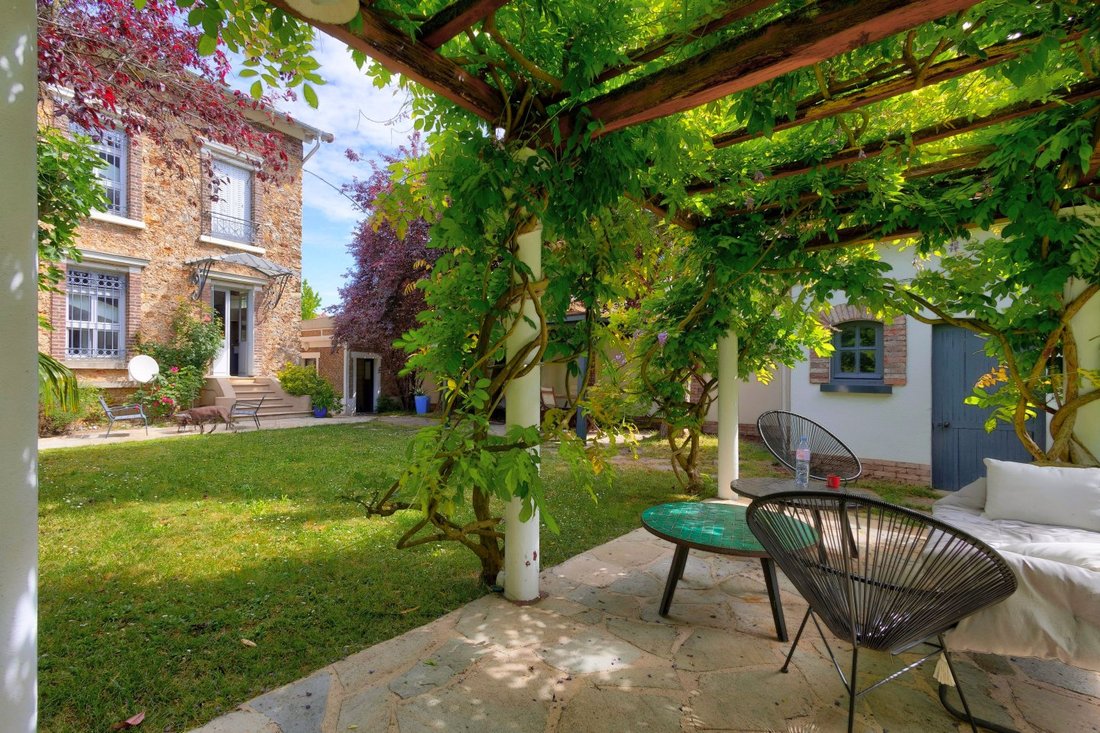 Estate in Jardin Parisien, Clamart, France 1 - 18363132
