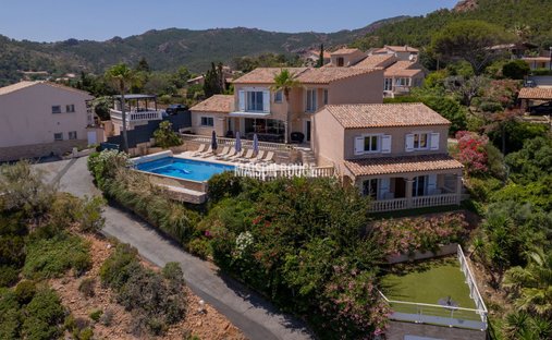 Maison à Le Dramont-Agay-Anthéor-Le Trayas, Saint-Raphaël, France 1