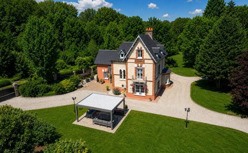 House in Pampoule-La Ravine, Louviers, France 1