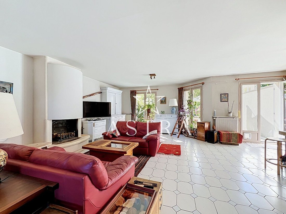 House in Antony, Ile-de-France, France 3 - 18363394