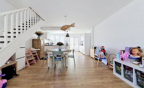 Maison à Plateau Ouest, Suresnes, France 1