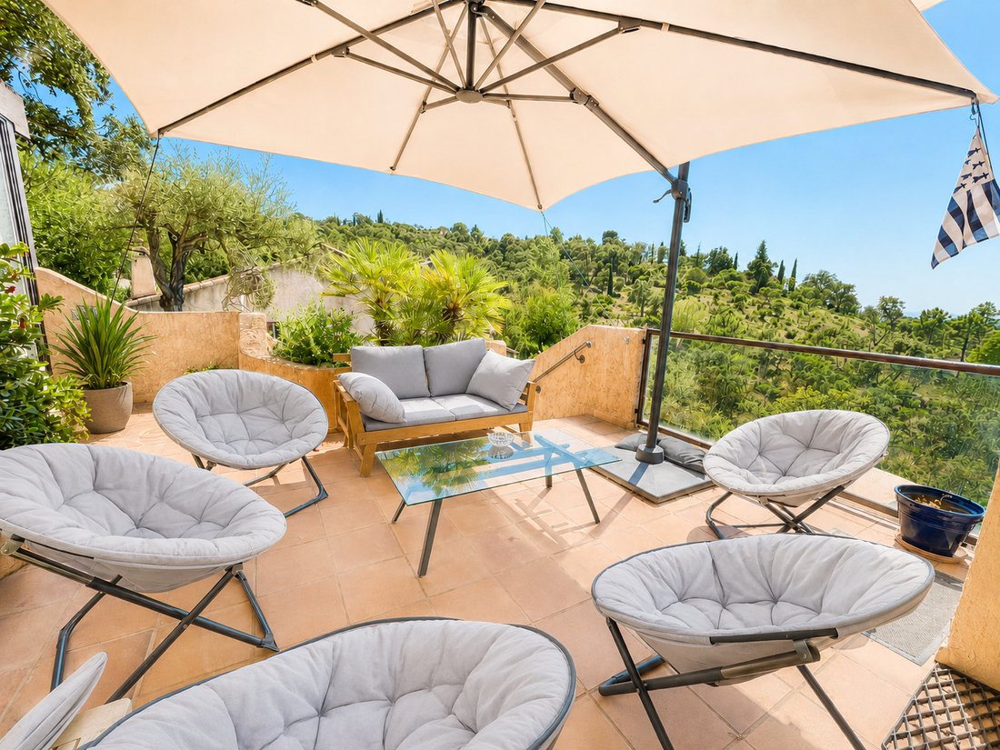 Villa in La Londe-les-Maures, Provence-Alpes-Côte d'Azur, France 1 - 18041262