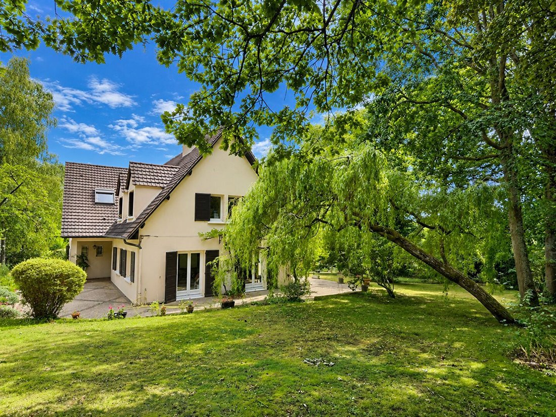 House in Forêt, Saint-Germain-en-Laye, France 4 - 18363548