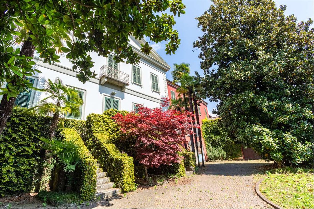 Villa in Lungo Lago-Centro, Lecco, Lombardy 1 - 18365441