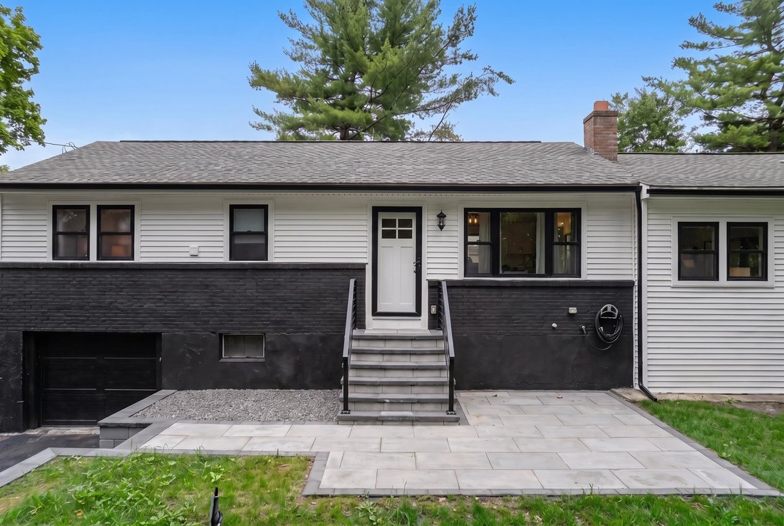 House in Salem, New Hampshire, United States 2 - 18366391