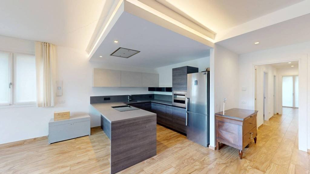 Apartment in Center, Varese, Lombardy 4 - 18365078