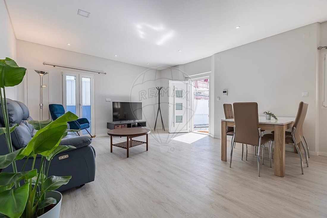 House in Parede, Lisbon, Portugal 2 - 18367301