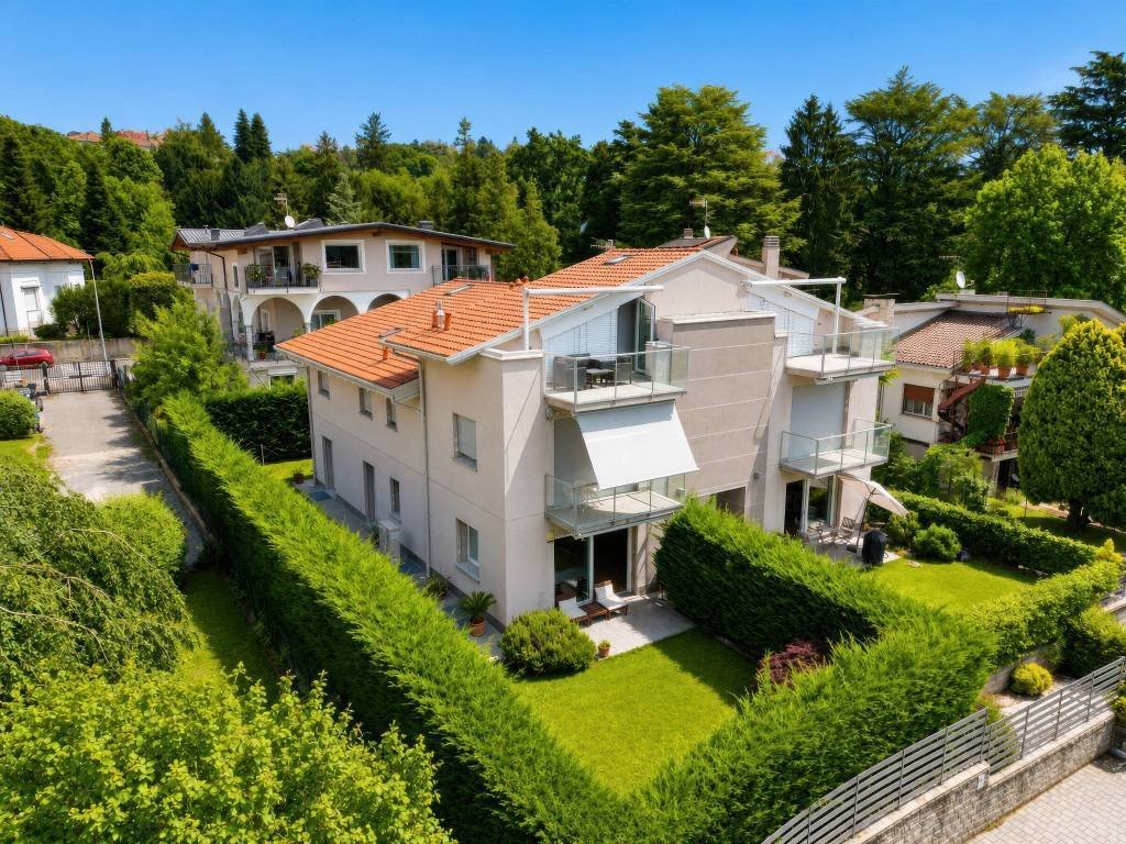 Apartment in Center, Varese, Lombardy 1 - 18365078