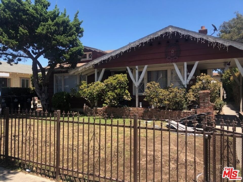 Inglewood, California, United States 1 - 18364880