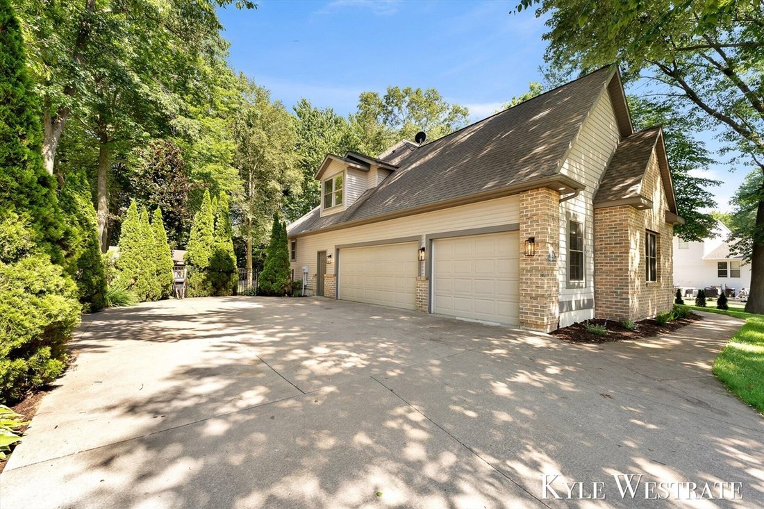 House in Norton Shores, Michigan, United States 1 - 18366803