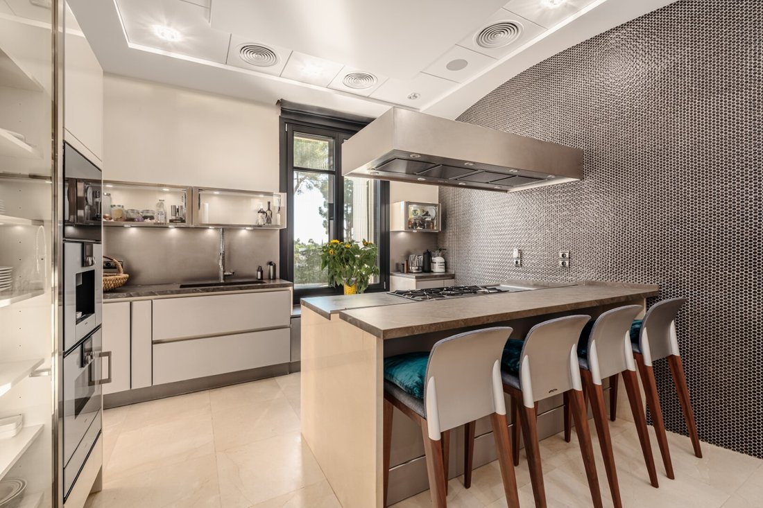 Villa in Elviria-Cabopino, Marbella, Spain 4 - 18363601