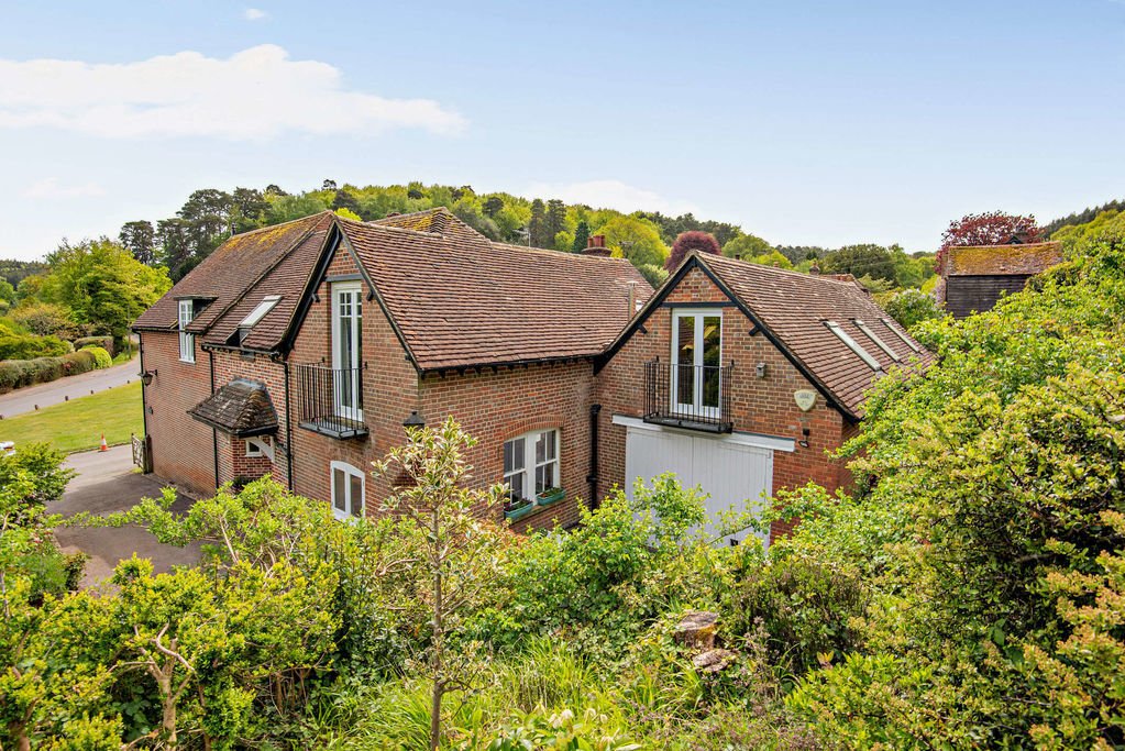 House in Holmbury Saint Mary, Shere, England 4 - 18361958