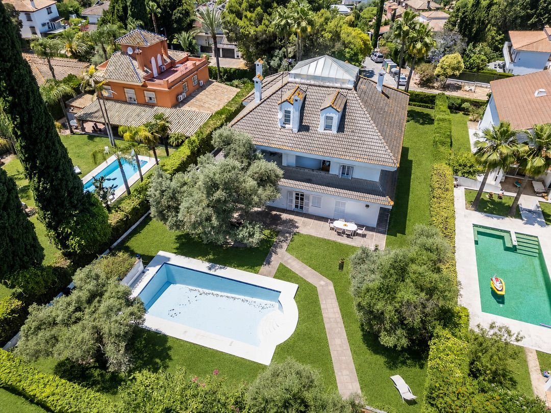 Chalet in Mairena del Aljarafe, Andalusia, Spain 1 - 18362859