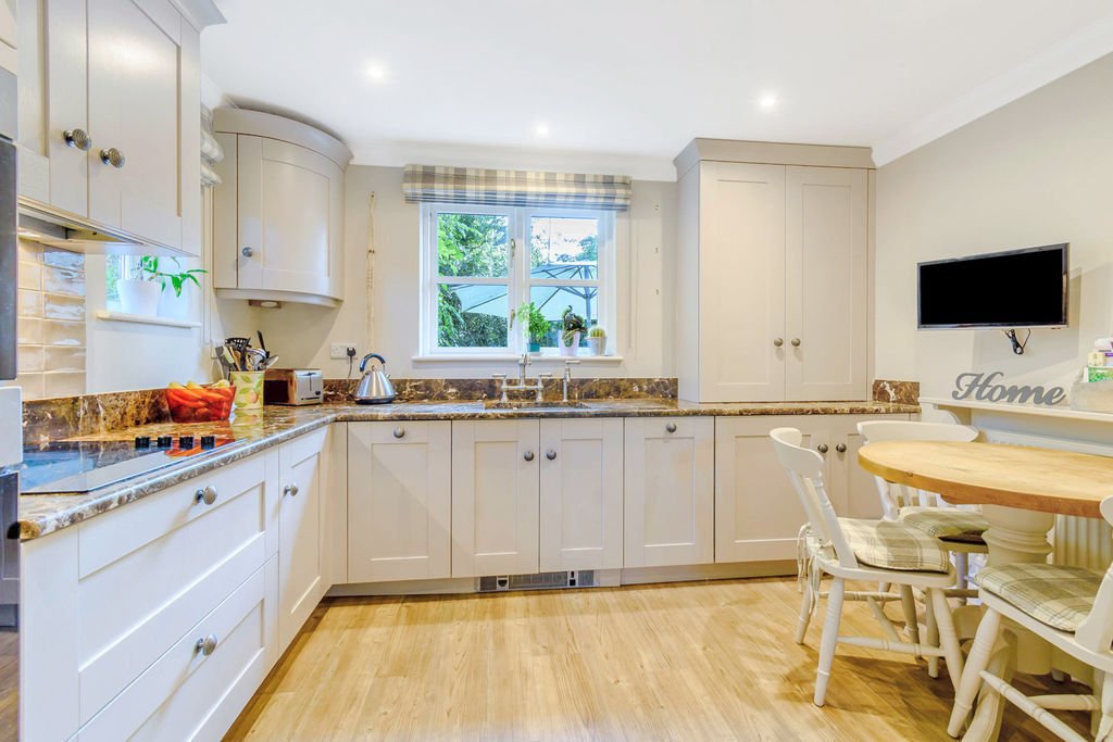House in Shere, England 3 - 18361993