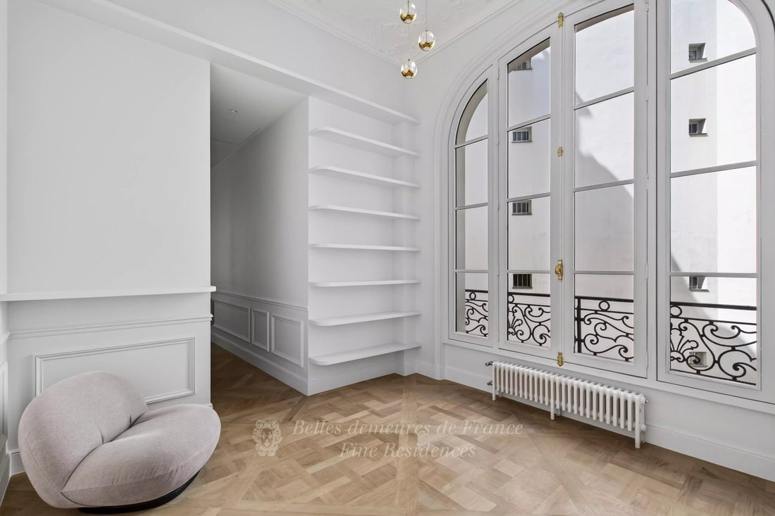 Apartment in Saint Thomas d'Aquin, Paris 7e Arrondissement, Paris 3 - 18364034