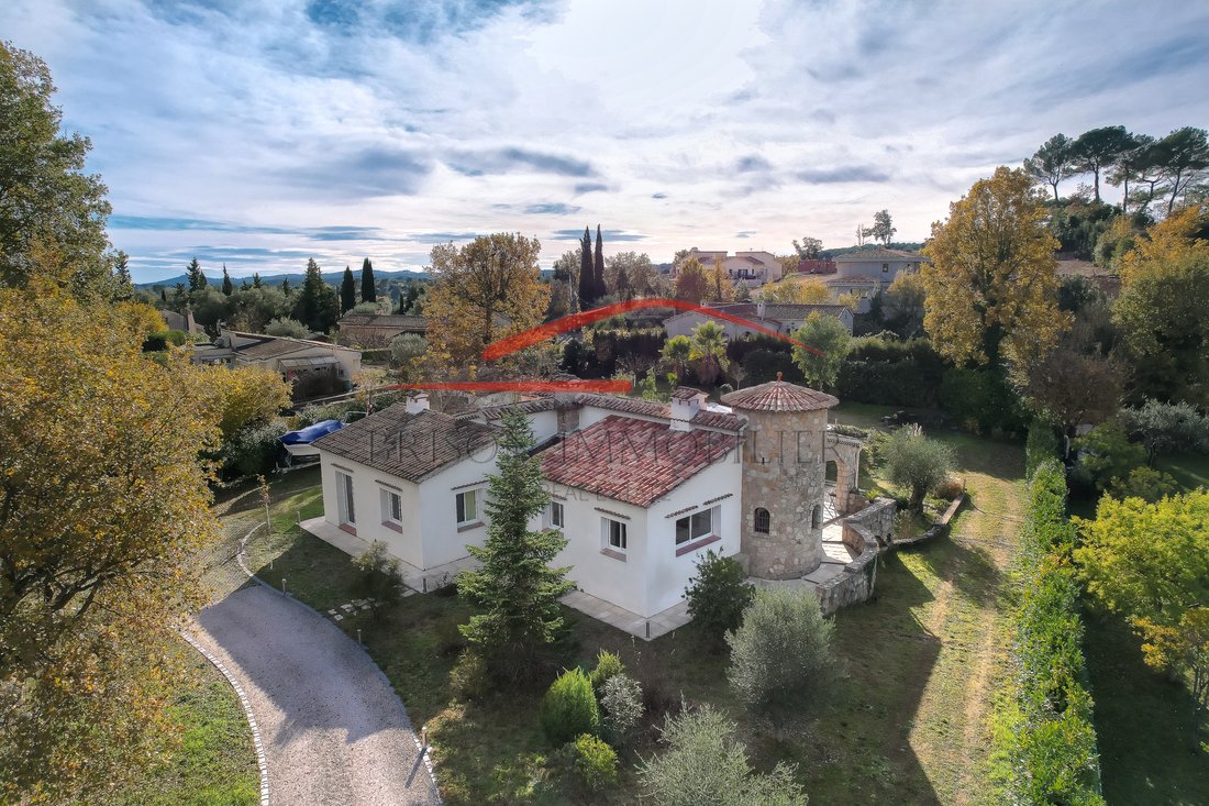 Villa in Nord, Roquefort-les-Pins, France 5 - 16768243