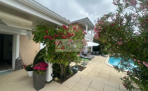 House in Le Pian-sur-Garonne, Nouvelle-Aquitaine, France 1
