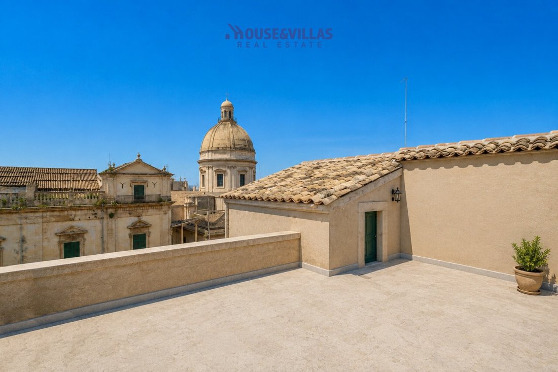 House in Center, Noto, Sicily 2 - 18364315