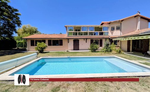 House in Saint-Morillon, Nouvelle-Aquitaine, France 1