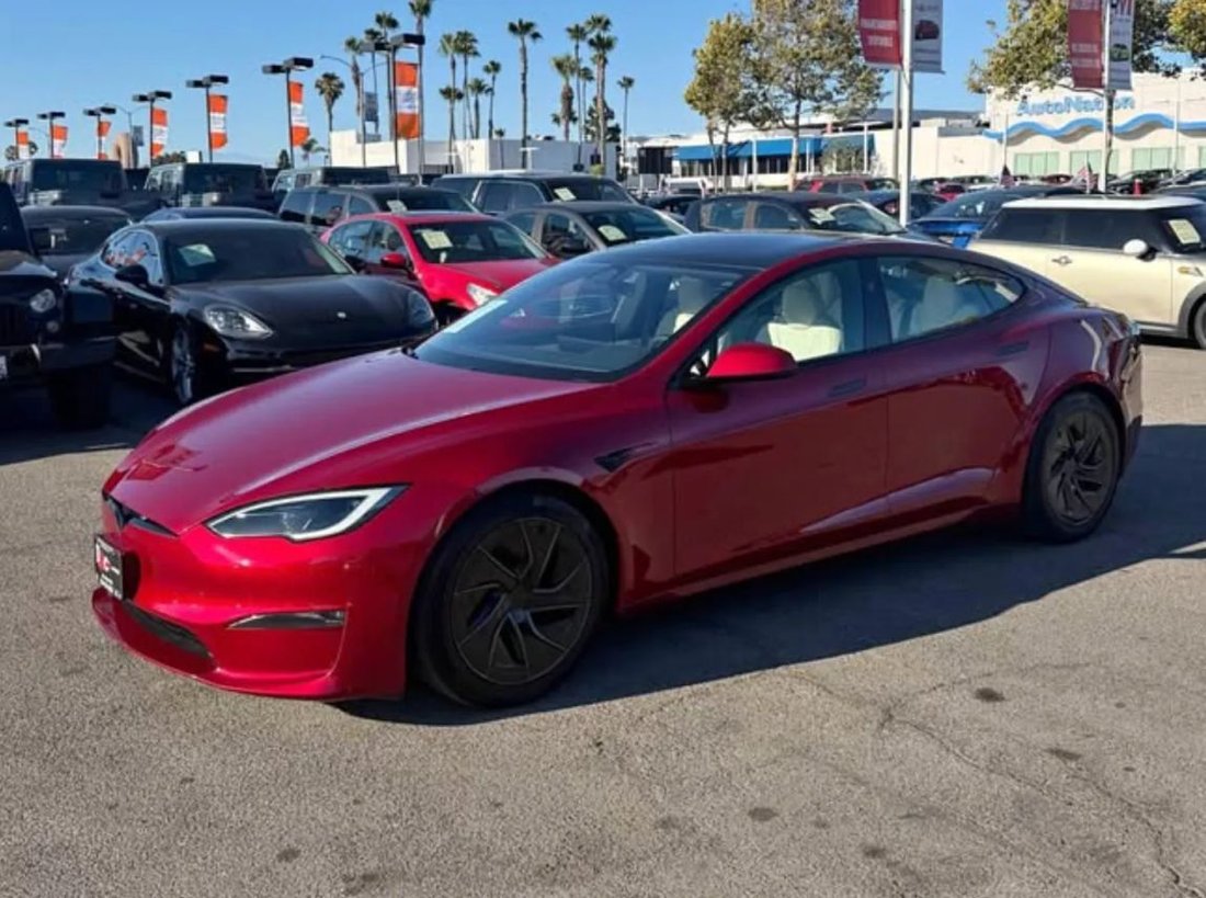Sedan in Costa Mesa, CA, United States 2 - 18368615
