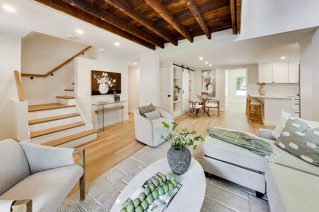 Condo in Winchester, Massachusetts, United States 3 - 18366458