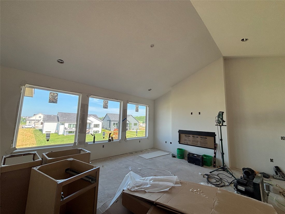 House in West Des Moines, Iowa, United States 3 - 18366527