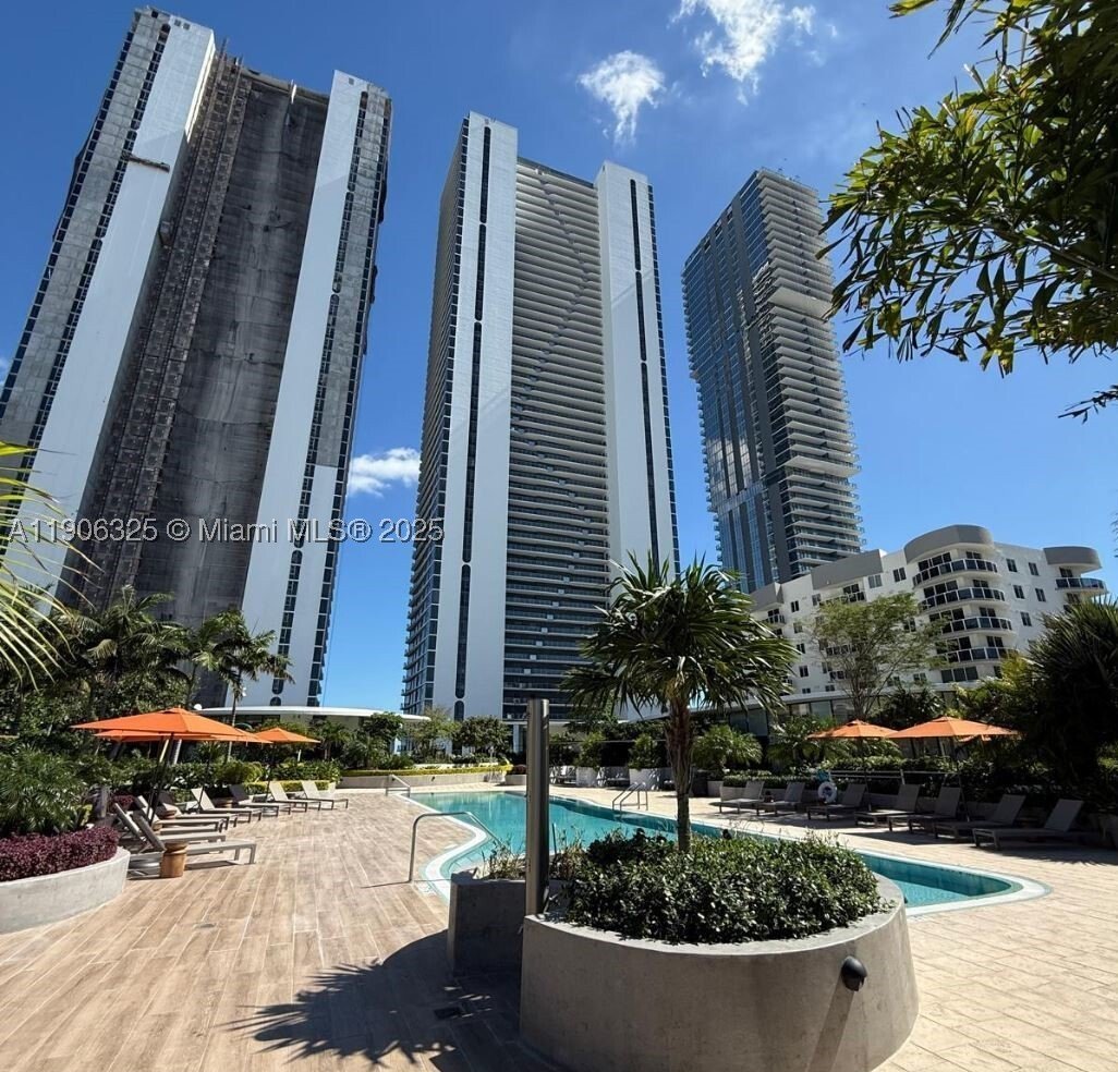 Condo in Miami, Florida, United States 4 - 16640198